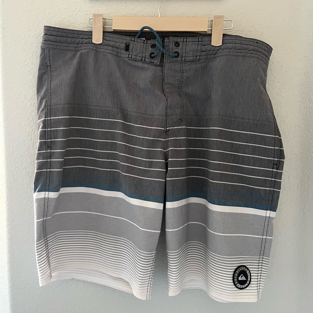 Quiksilver Men's Swell Vision Gray Swim Shorts